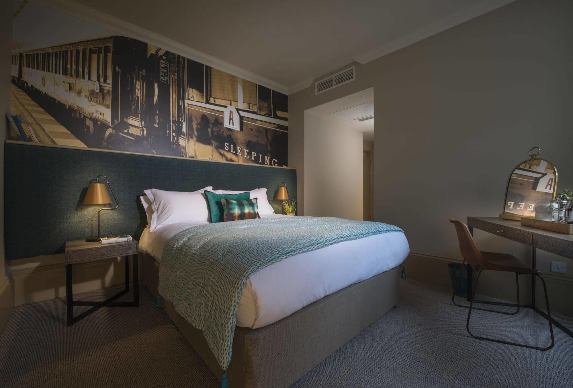 Harper'S Steakhouse With Rooms, Haslemere Eksteriør bilde